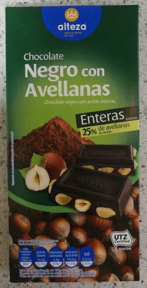 Chocolate negro con avellanas