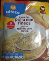 Sopa de pollo con fideos