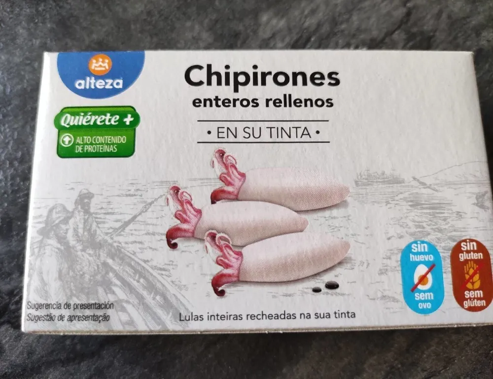 Chipirones enteros rellenos en su tinta