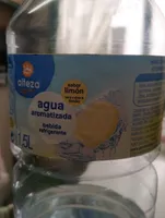 Agua aromatizada con limón