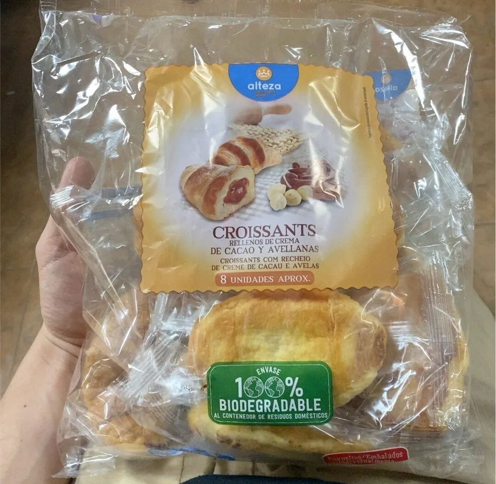 Croissants rellenos de crema de cacao y avellanas