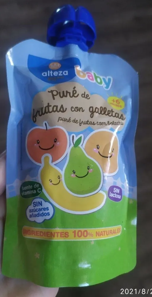 Puré de frutas y galletas