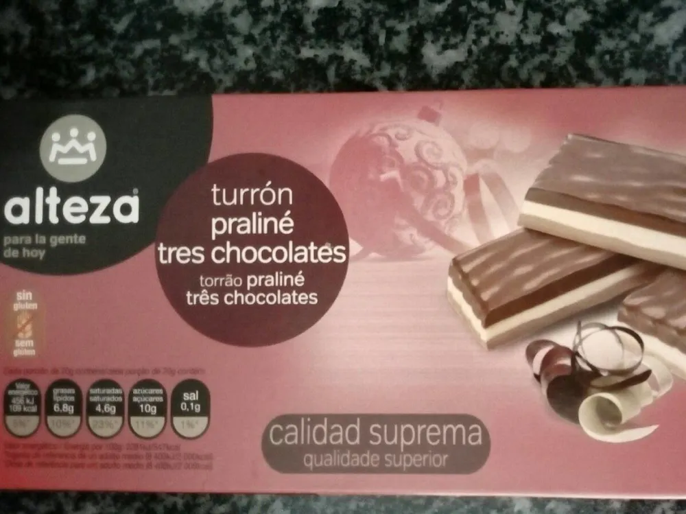 Turrón praliné tres chocolates