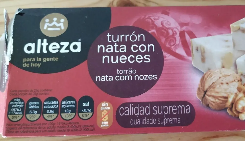 Turrón nata con nueces