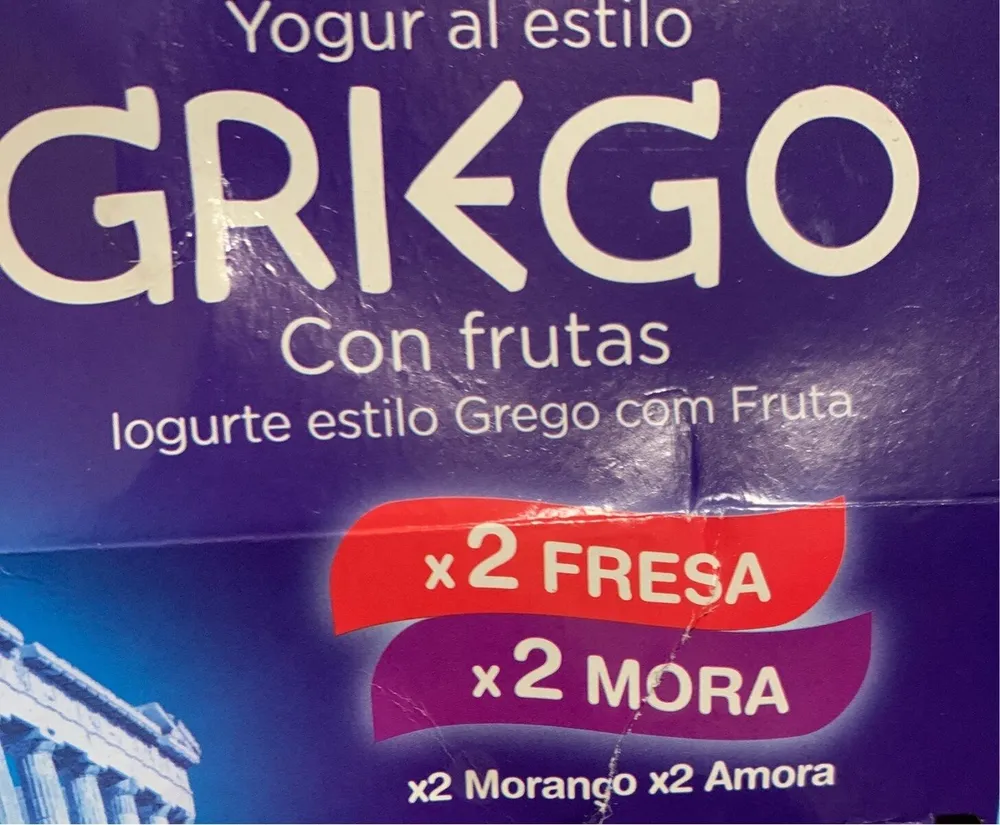 Yogurt al estilo griego con frutas