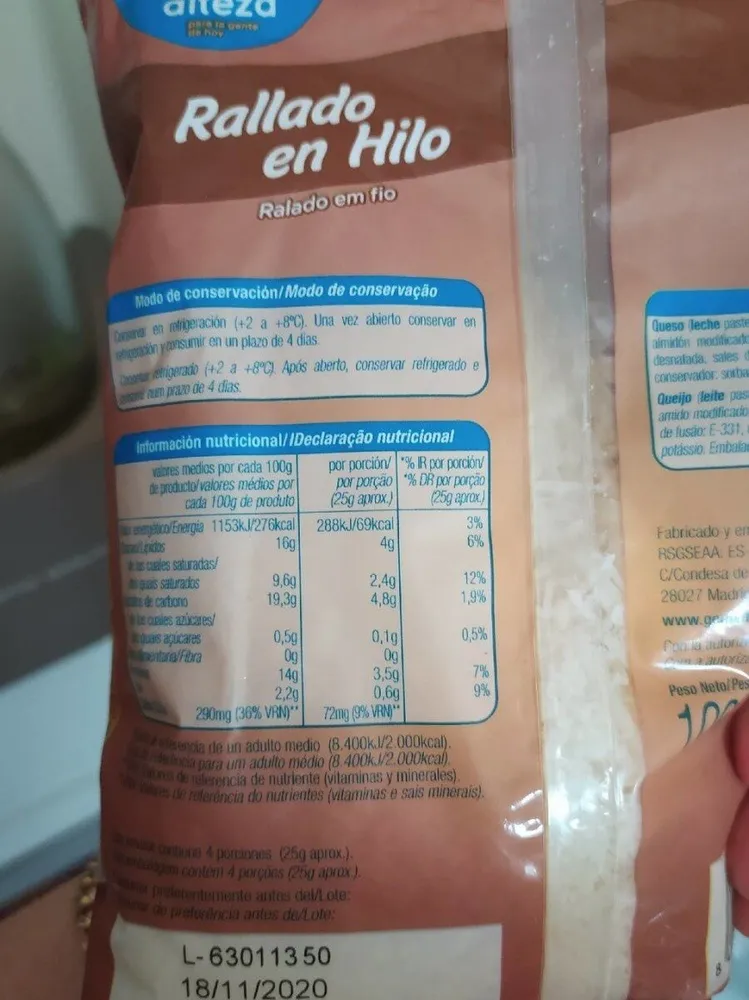 Queso rallado fundido en hilo
