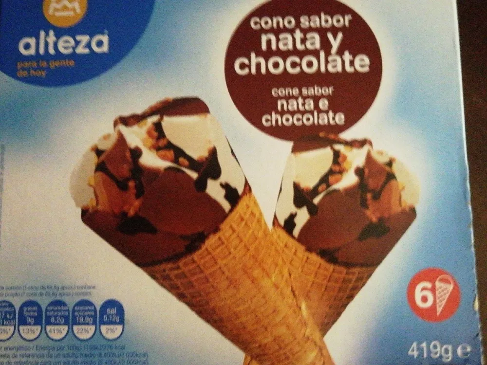 Cono sabor nata y chocolate