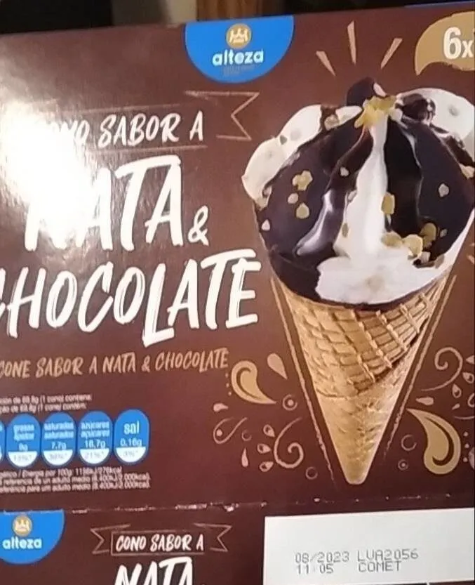 Helado nata y chocolate