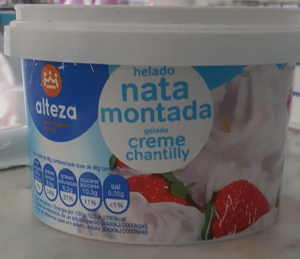 Helado nata montada