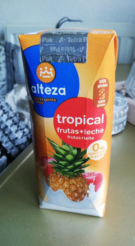 Tropical frutas + leche