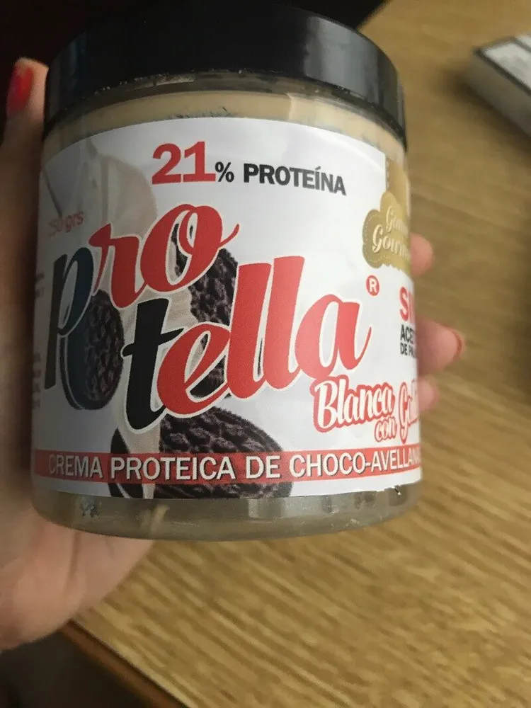 Crema proteica de choco-avellanas