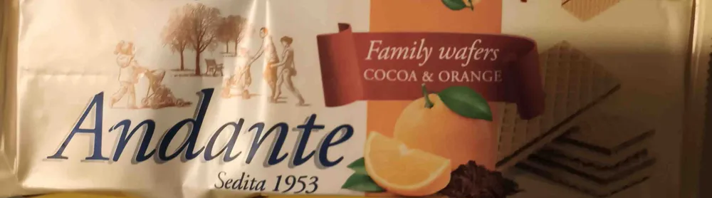 Cocoa and orange family wafers