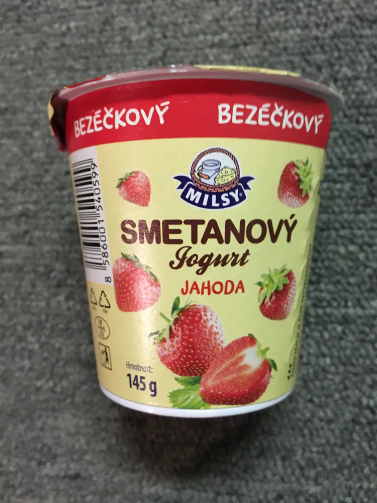 Bánovecký cream yoghurt Strawberry
