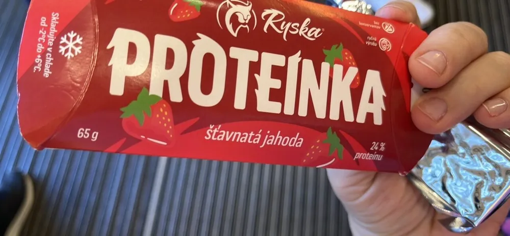 Kokosovo - jahodova proteinova tycinka