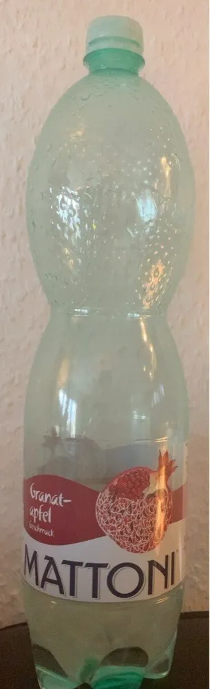 Mineralwasser mit Granatapfelgeschmack