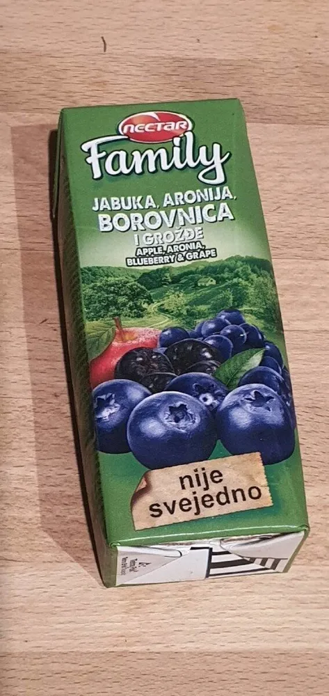 Family Jabuka Aronija, borovnica i grodze