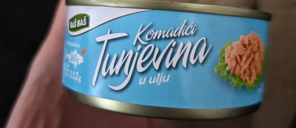 Komadići tunjevina u ulju
