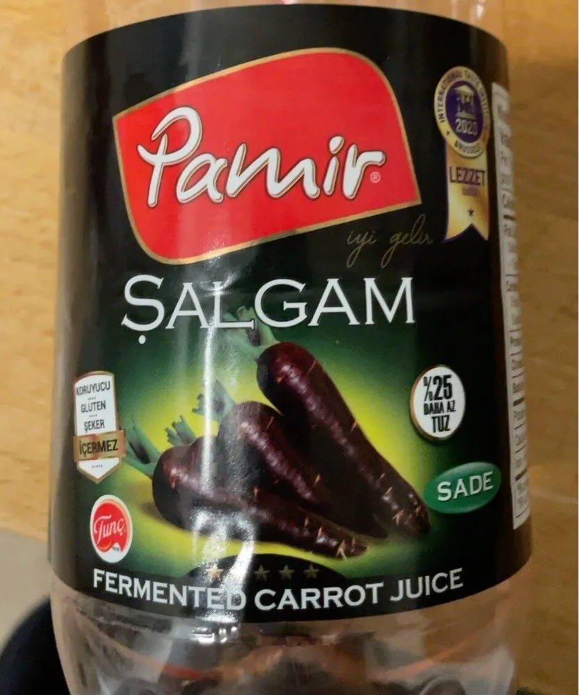 Salgam fermented carrot juice
