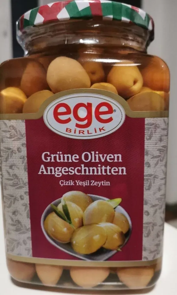 Grüne Oliven Angeschnitten