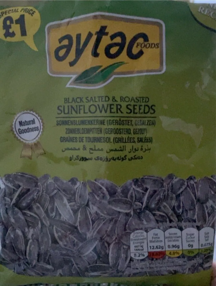 Black salted and roasted sunflower seeds