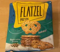 Pretzel Black&White Sesame