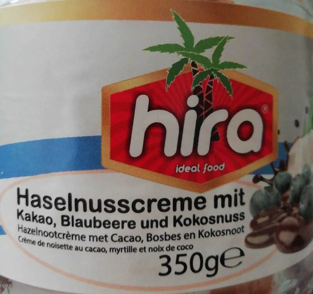 Haselnusscreme mit Kakao, Blaubeere und Kokosnuss