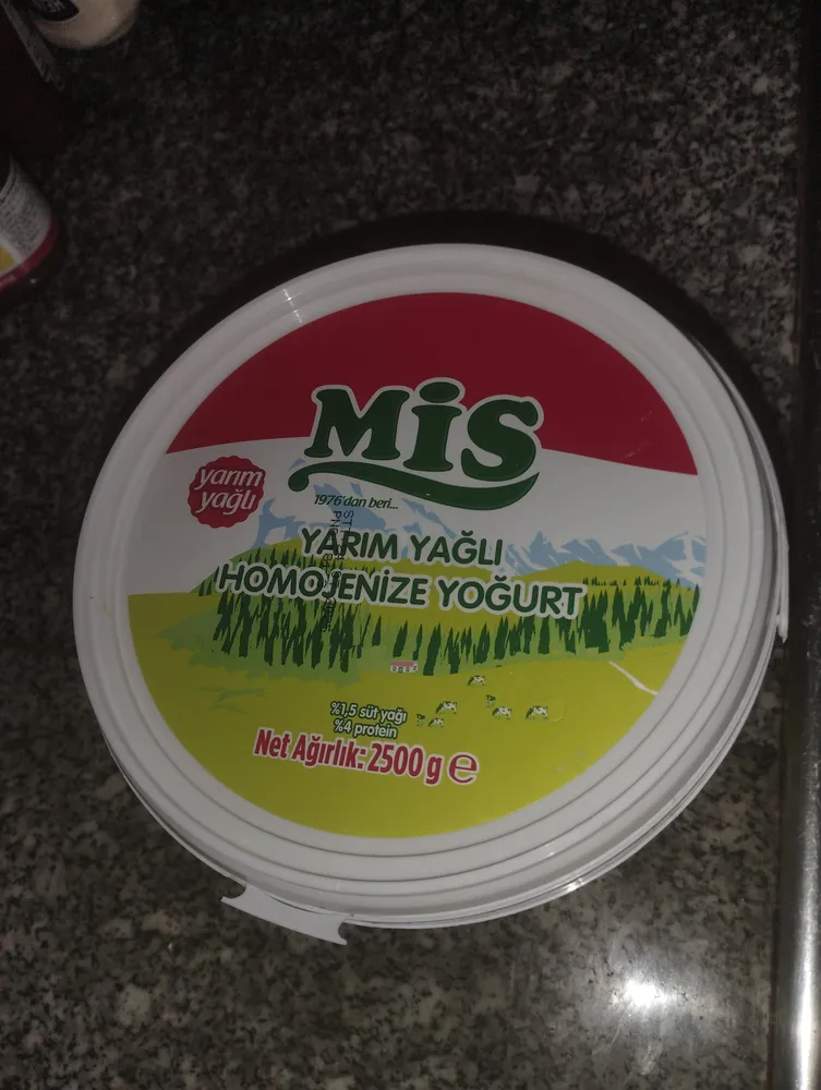 Yarım Yağlı Homojenize Yoğurt