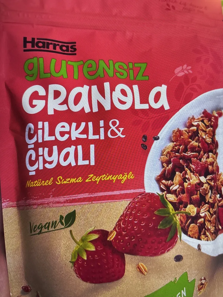 Glutensiz Granola Çilekli Çiyalı