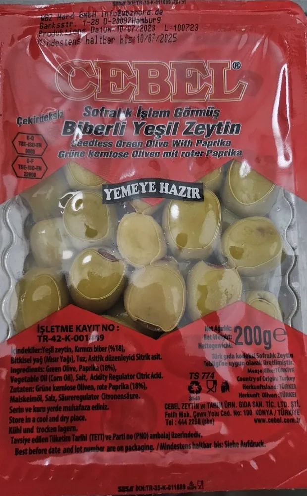 Oliven mit roter Paprika
