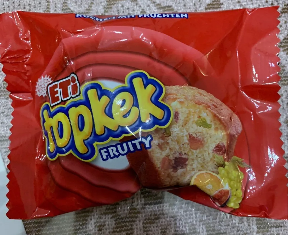 Eti Topkek With Fruits