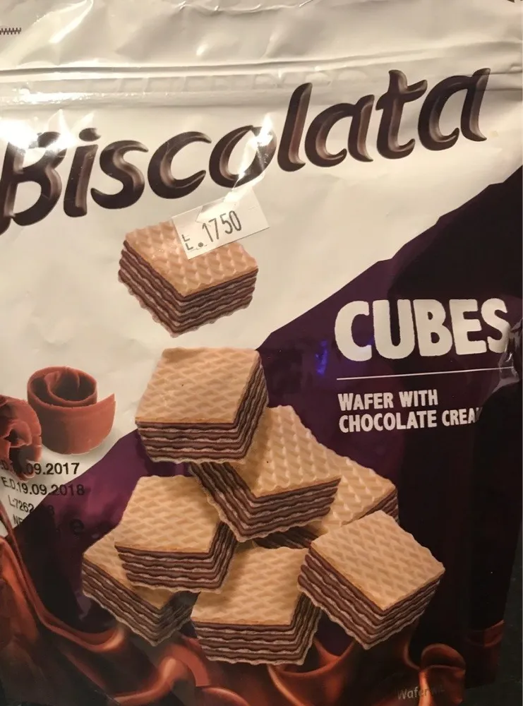 Biscolata Cubes (wafer with chocolate cream)