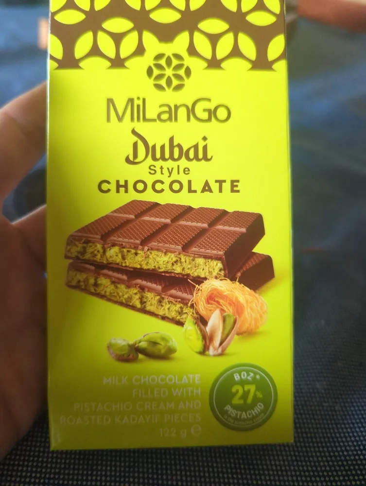 Dubai Style Chocolate Milk Chocolate Filled with Pistachio Cream and Roasted Kadayıf Pieces
