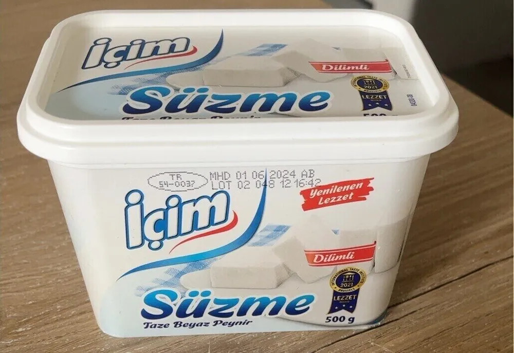 Suzme taze beyaz peynir
