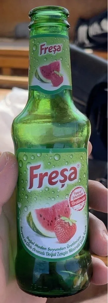 Karpuz ve çilek gazoz