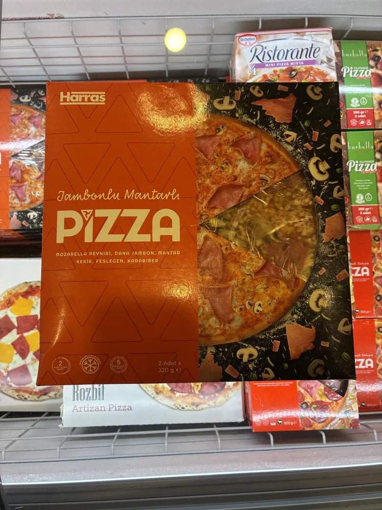 Jambonlu Mantarlı Pizza