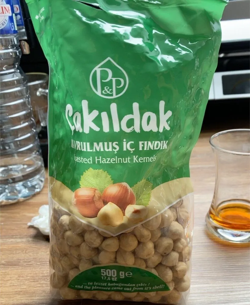 Roasred hazelnut kernels