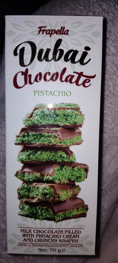 Tablette de chocolat au lait fourré à la crème de pistache et au Knafeh croustillant Dubaï
