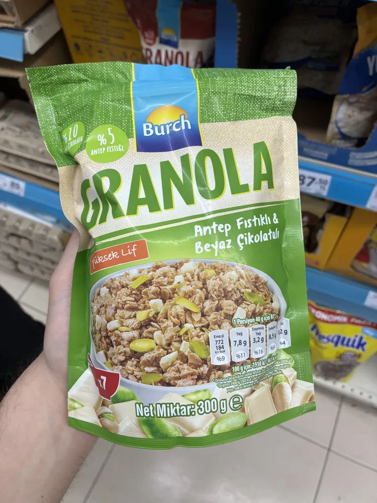 Antep Fıstıklı & Beyaz Çikolatalı Granola