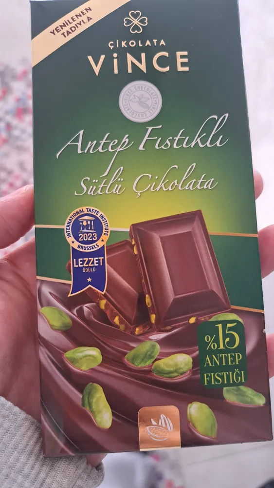 Antep Fıstıklı Sütlü Çikolata