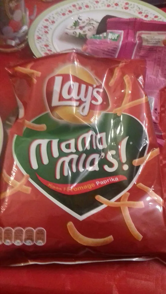 Potato chips with cheese and paprika flavor