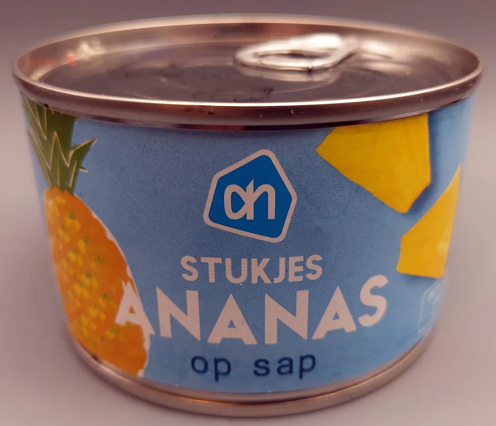 Stukjes ananas op sap