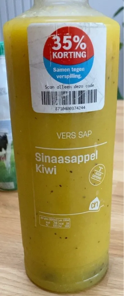 Versgeperst sinaasappel en kiwisap