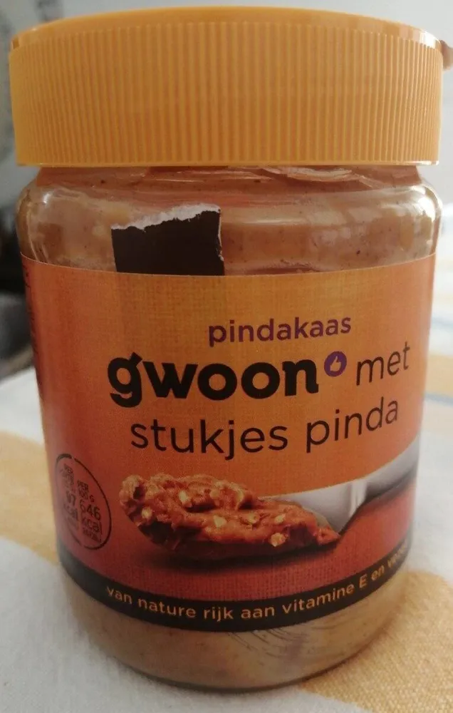 Pindakaas met stukjes pinda