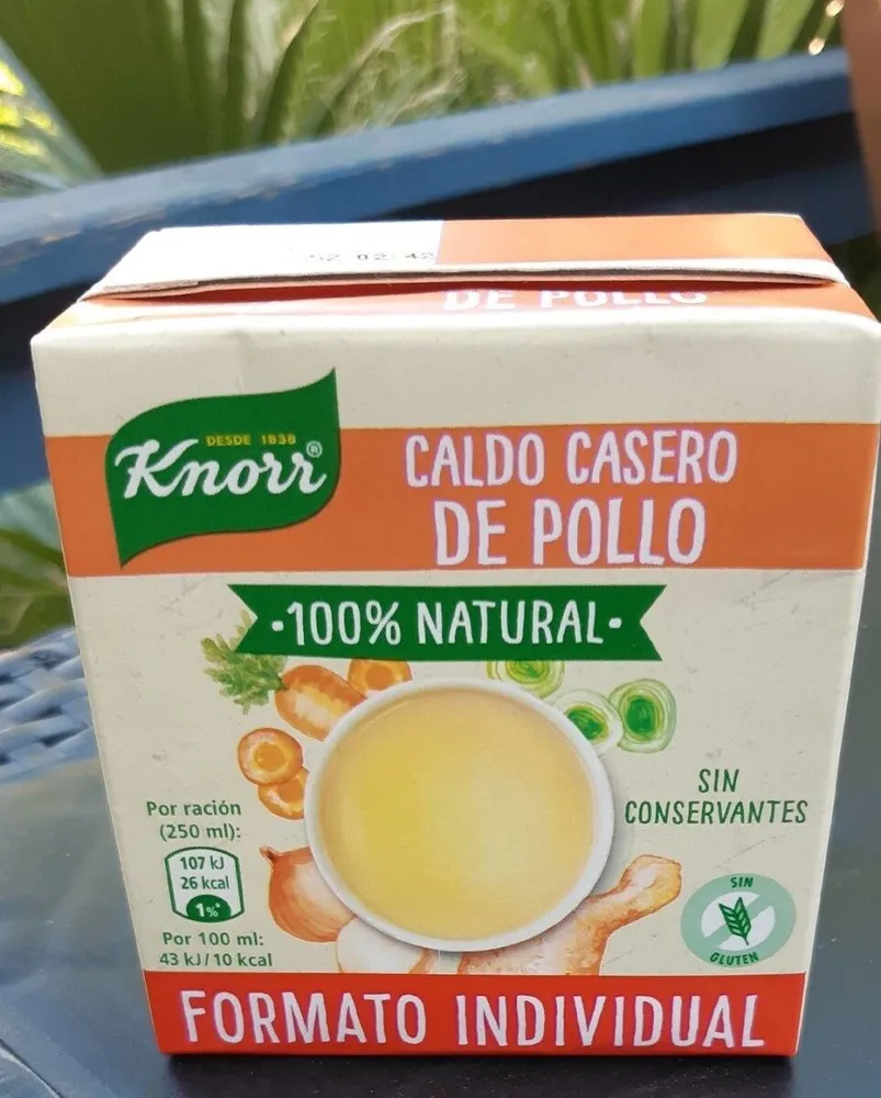 Caldo casero de pollo