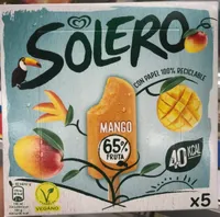 Helado de sorbete de mango con trocitos de mango