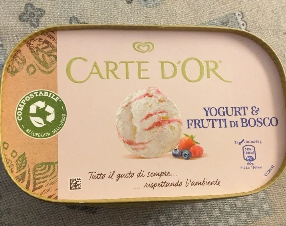 Gelato yougurt e frutti di bosco
