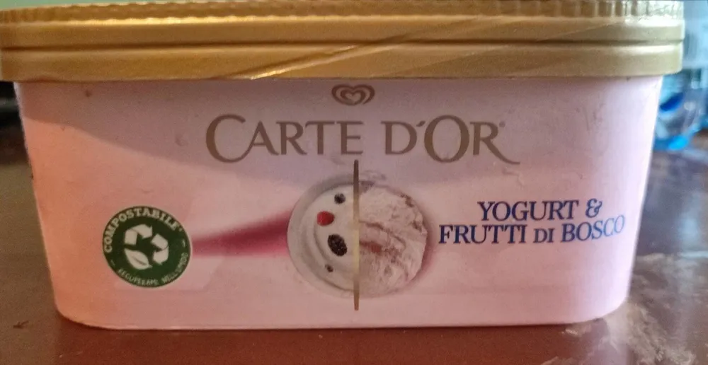Gelato yogurt e frutti di bosco