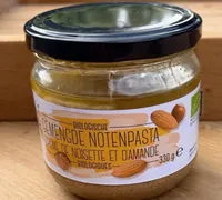 Biologische gemengde notenpasta