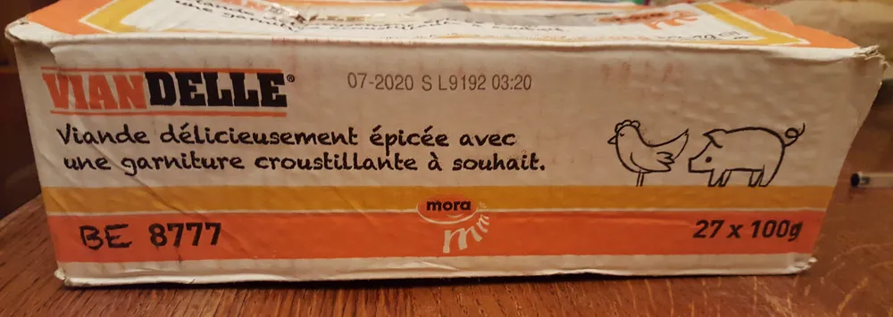 Viande délicieusement épicée avec une garniture croustillante à souhait