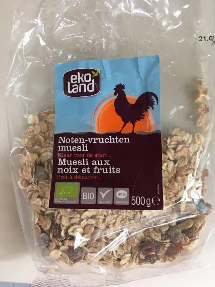Muesli aux noix et fruits
